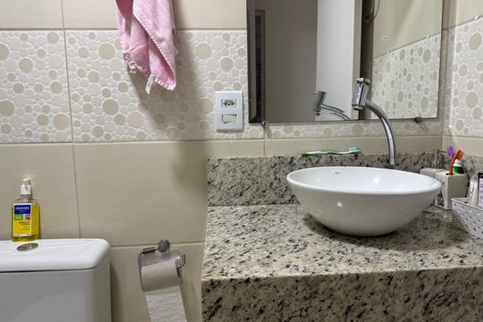 Banheiro de apartamento à venda com 2 quartos, 55m² em Bandeiras, Osasco