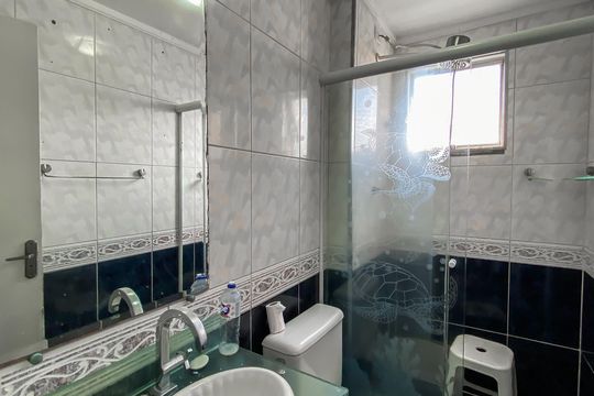 Banheiro de apartamento para alugar com 2 quartos, 50m² em Jardim Danfer, São Paulo