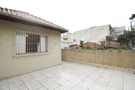 Quintal de casa à venda com 3 quartos, 134m² em Vila dos Remedios, São Paulo