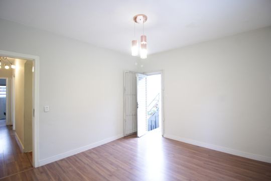 Quarto de casa à venda com 3 quartos, 134m² em Vila dos Remedios, São Paulo