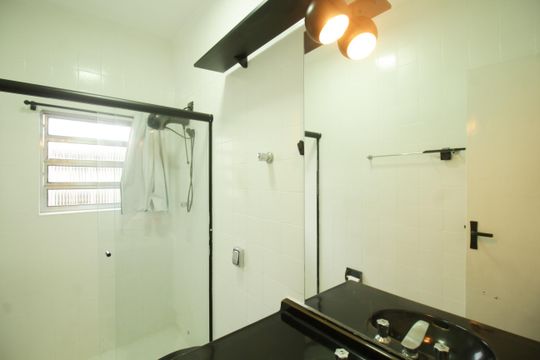 Banheiro de casa à venda com 3 quartos, 134m² em Vila dos Remedios, São Paulo