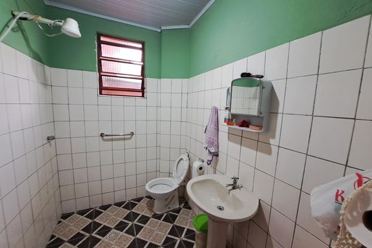 Banheiro 1 de casa para alugar com 3 quartos, 125m² em Campo Limpo, São Paulo
