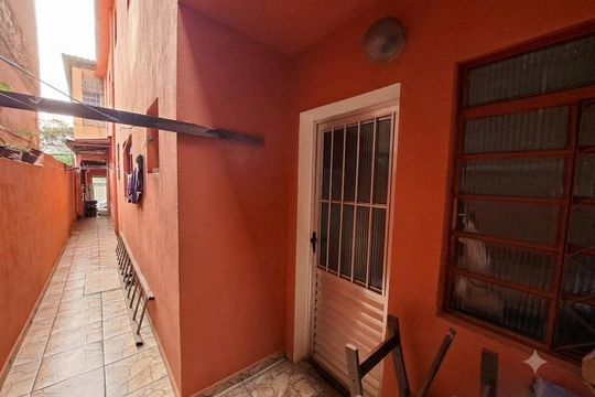 Área externa de casa para alugar com 3 quartos, 125m² em Campo Limpo, São Paulo