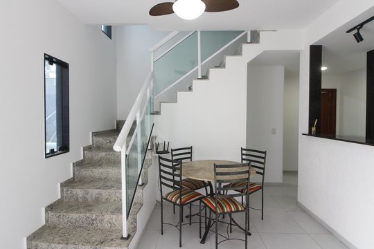 Sala de casa para alugar com 2 quartos, 100m² em Portinho, Cabo Frio