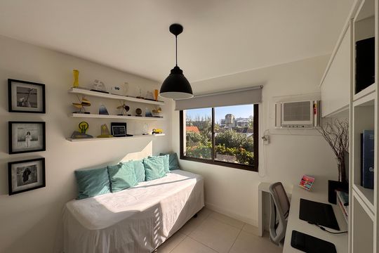 Quarto  de apartamento à venda com 4 quartos, 277m² em Barra da Tijuca, Rio de Janeiro