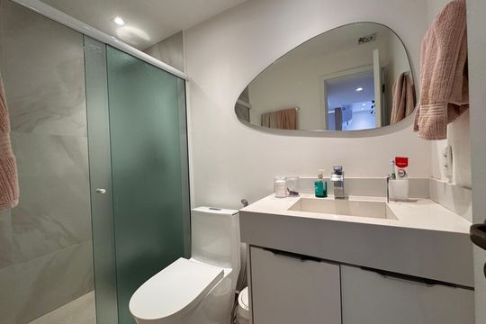Suíte 3 - Banheiro de apartamento à venda com 4 quartos, 277m² em Barra da Tijuca, Rio de Janeiro