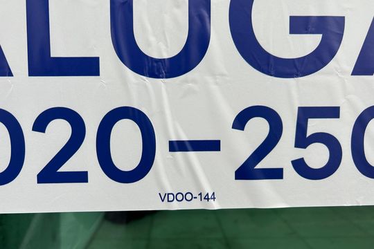 Placa  de apartamento para alugar com 2 quartos, 53m² em Centro, Florianópolis