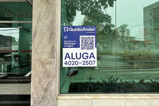 Placa  de apartamento para alugar com 2 quartos, 53m² em Centro, Florianópolis