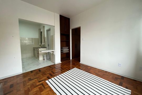Sala  de apartamento para alugar com 2 quartos, 53m² em Centro, Florianópolis