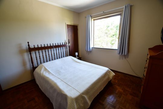 Quarto 2 de casa à venda com 3 quartos, 338m² em Jardim Guanabara, Campinas