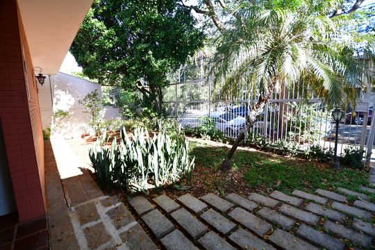 Jardim de casa à venda com 3 quartos, 338m² em Jardim Guanabara, Campinas