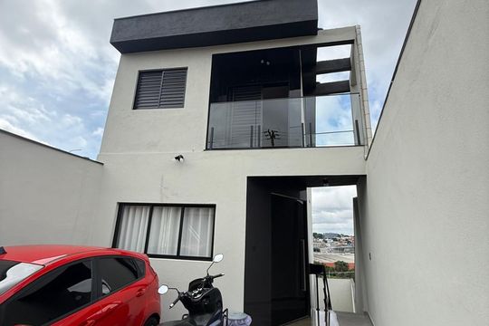 Fachada de casa à venda com 3 quartos, 168m² em Jardim Presidente Dutra, Guarulhos