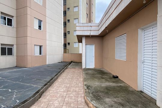 Área externa de apartamento à venda com 2 quartos, 46m² em Três Montanhas, Osasco