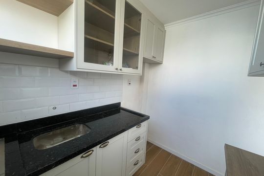 Cozinha de apartamento para alugar com 1 quarto, 50m² em Morro dos Barbosas, São Vicente