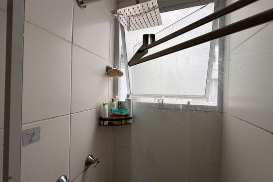 Banheiro Social de apartamento à venda com 2 quartos, 45m² em Recreio dos Bandeirantes, Rio de Janeiro
