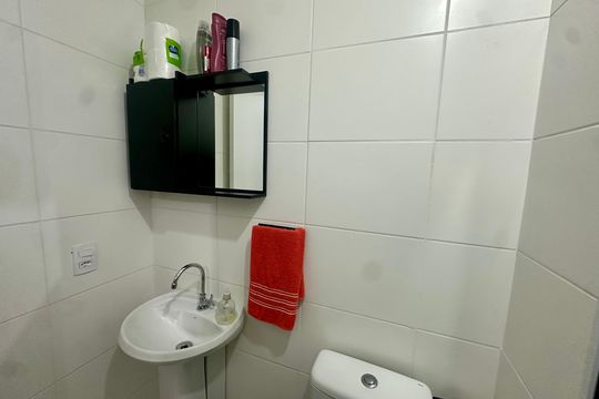 Banheiro de apartamento à venda com 1 quarto, 26m² em Jardim Mirante, São Paulo