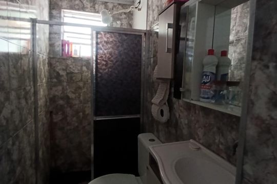 Banheiro de casa para alugar com 2 quartos, 18m² em Kennedy, Nova Iguaçu