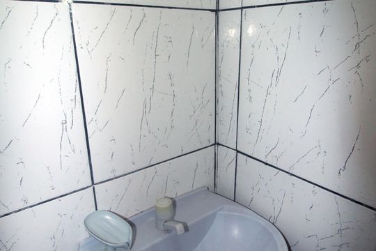 Banheiro de kitnet/studio para alugar com 1 quarto, 44m² em Penha Circular, Rio de Janeiro