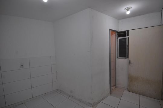 Sala/Quarto de casa para alugar com 1 quarto, 35m² em Vila Nova Galvão, São Paulo