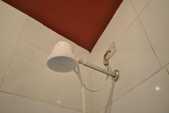 Banheiro de casa para alugar com 1 quarto, 35m² em Vila Nova Galvão, São Paulo