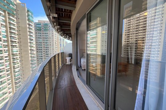 Varanda de kitnet/studio à venda com 1 quarto, 40m² em Barra da Tijuca, Rio de Janeiro