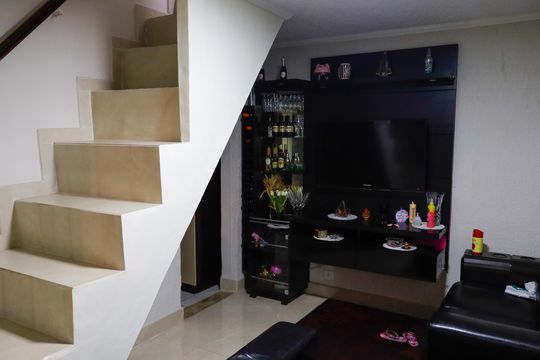 Casa à venda com 3 quartos, 50m² em São Pedro, Osasco