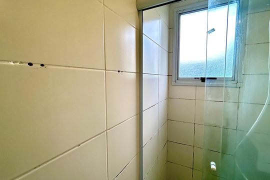 Banheiro de apartamento para alugar com 2 quartos, 38m² em Jardim Albertina, Guarulhos