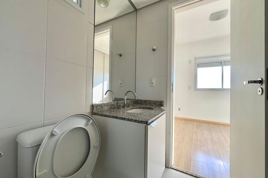 Banheiro da Suíte 2 de apartamento para alugar com 2 quartos, 86m² em Campo Belo, São Paulo