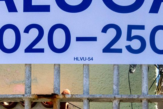 Código da placa de apartamento para alugar com 1 quarto, 50m² em Olaria, Rio de Janeiro