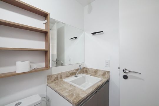 Banheiro Social de kitnet/studio para alugar com 1 quarto, 29m² em Vila Mariana, São Paulo