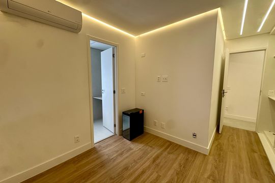 Quarto 1 de apartamento para alugar com 3 quartos, 103m² em Itaim Bibi, São Paulo