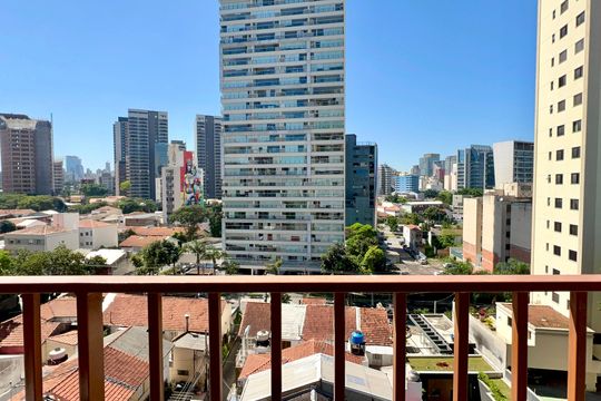 Varanda de kitnet/studio para alugar com 1 quarto, 28m² em Pinheiros, São Paulo