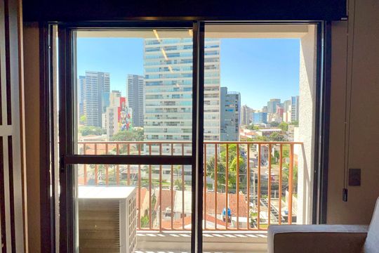 Varanda de kitnet/studio para alugar com 1 quarto, 28m² em Pinheiros, São Paulo