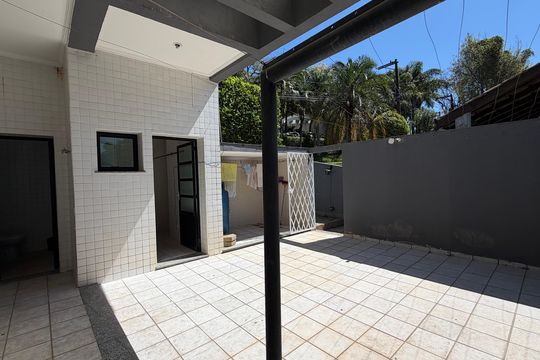 Casa de Condomínio para alugar com 5 quartos, 384m² em Residencial Euroville, Carapicuíba