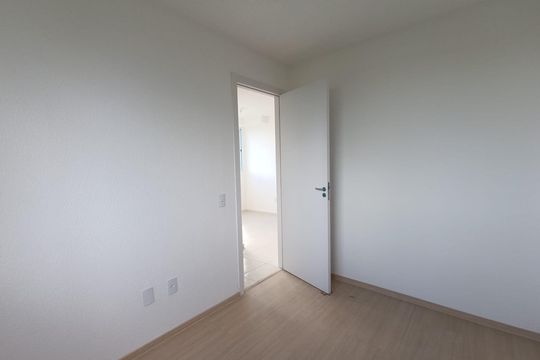 Quarto 2 de apartamento para alugar com 2 quartos, 42m² em Jardim Alvorada, Nova Iguaçu