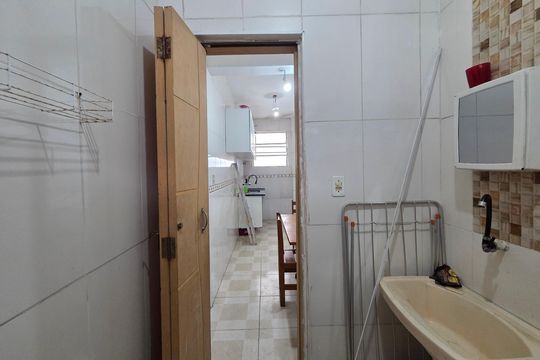 Banheiro de apartamento para alugar com 1 quarto, 42m² em Guilhermina, Praia Grande