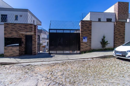 Fachada do condomínio de casa de condomínio para alugar com 3 quartos, 319m² em Chácara do Refúgio, Cotia