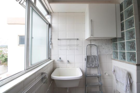 Área de serviço  de apartamento para alugar com 2 quartos, 77m² em Jacarepaguá, Rio de Janeiro