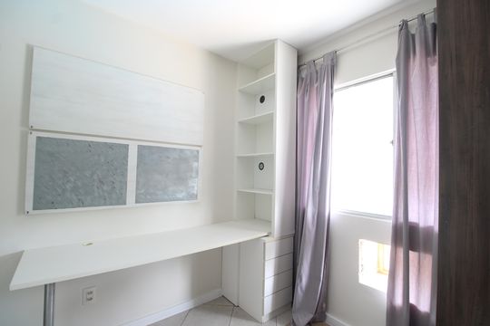 Quarto 1 de apartamento para alugar com 2 quartos, 77m² em Jacarepaguá, Rio de Janeiro
