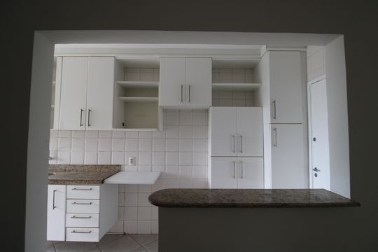 Cozinha de apartamento para alugar com 2 quartos, 77m² em Jacarepaguá, Rio de Janeiro