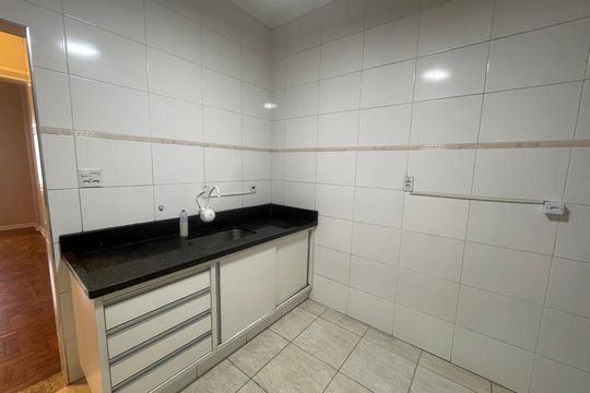 Cozinha de apartamento para alugar com 2 quartos, 118m² em Itararé, São Vicente
