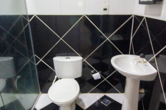 Casa de Condomínio à venda com 2 quartos, 72m² em Conjunto 04, Brasília
