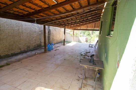 Casa de Condomínio à venda com 2 quartos, 72m² em Conjunto 04, Brasília