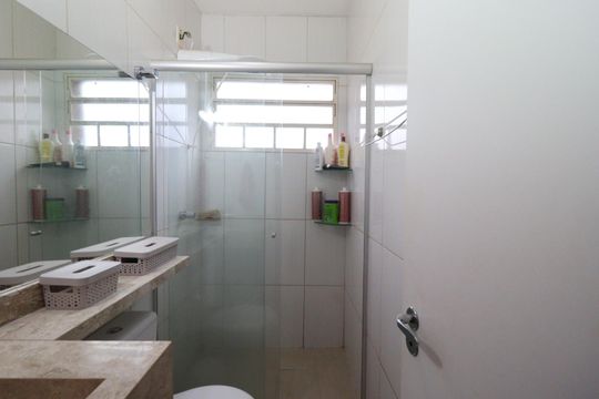 Banheiro de casa de condomínio para alugar com 3 quartos, 180m² em Parque dos Lagos, Ribeirão Preto