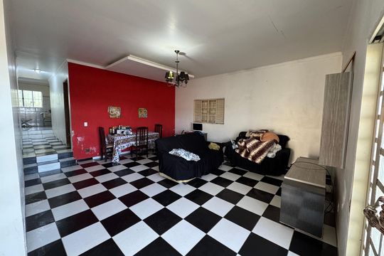 Casa à venda com 3 quartos, 300m² em Distrito Federal, Brasília