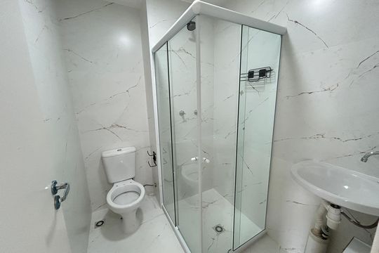 Banheiro de apartamento para alugar com 2 quartos, 38m² em Cachambi, Rio de Janeiro
