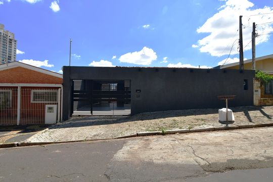 Fachada de casa à venda com 4 quartos, 232m² em Chácara da Barra, Campinas