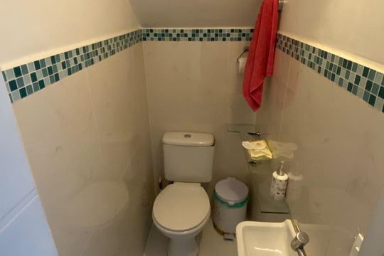 Lavabo de casa de condomínio à venda com 2 quartos, 65m² em Vila Zat, São Paulo