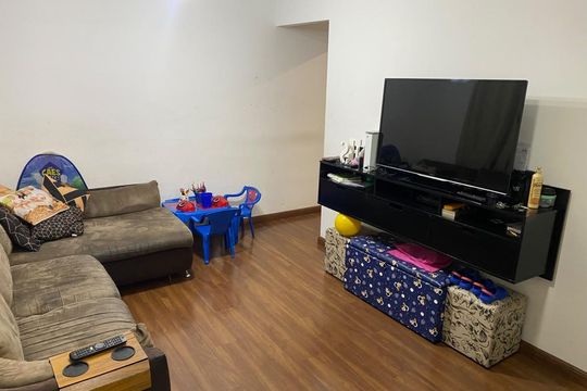 Sala de casa de condomínio à venda com 2 quartos, 65m² em Vila Zat, São Paulo
