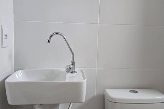Banheiro da Suíte de apartamento à venda com 2 quartos, 55m² em Jardim Aida, Guarulhos